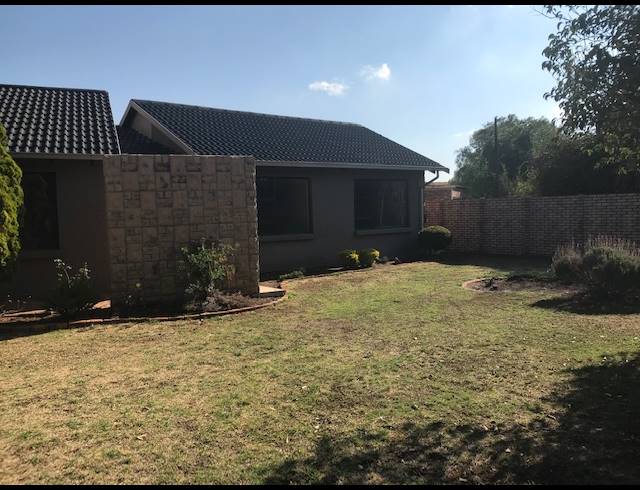 3 bed property to rent in BONAERO PARK